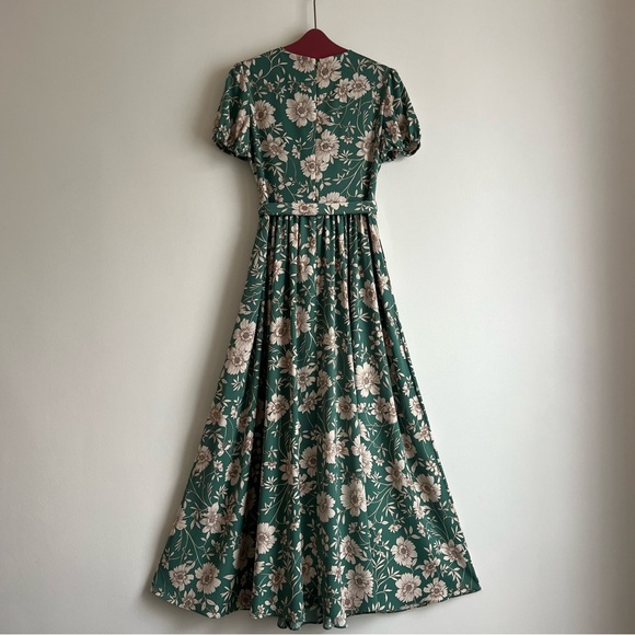 Gal Meets Glam Shannon Dress in Jade / Ivory - Picture 13 of 16